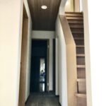 玄関から１階廊下